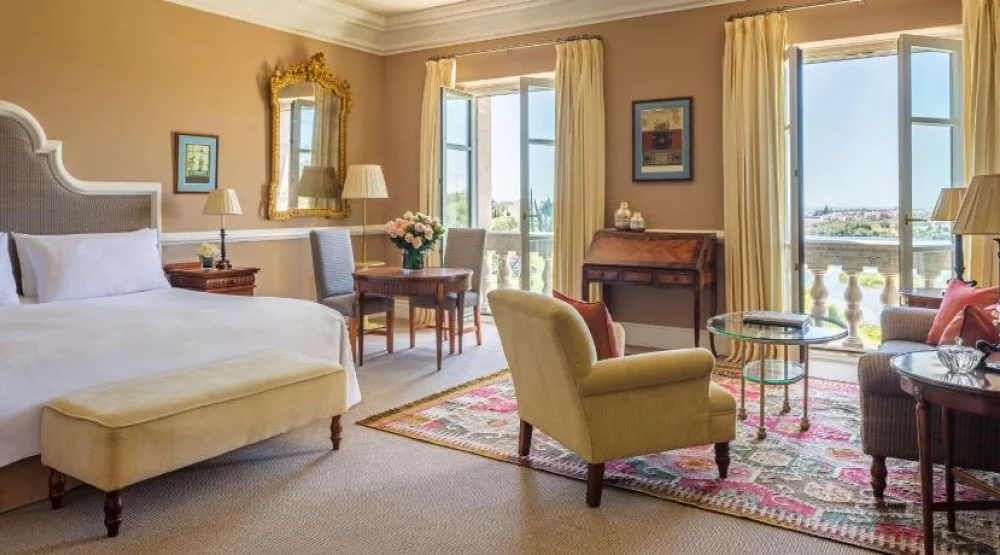 Junior Suite with Lake View with Extra Bed at Anantara Villa Padierna Palace Resort