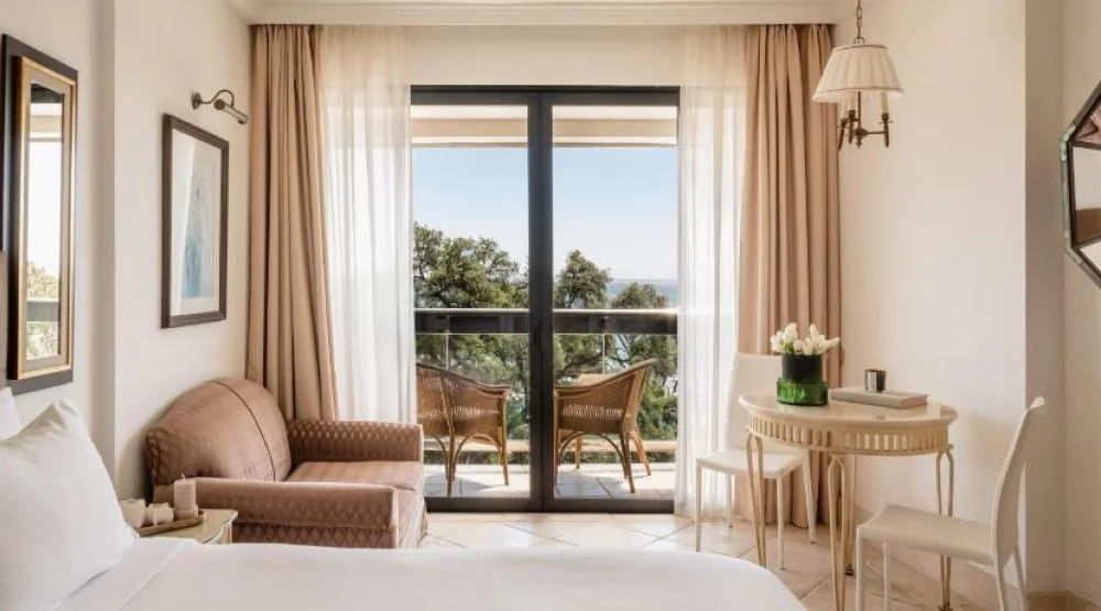 Premium Double Room with Garden View at Hotel Don Pepe Gran Melia