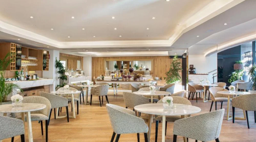 Red Level Deluxe Front Sea View at Hotel Don Pepe Gran Melia