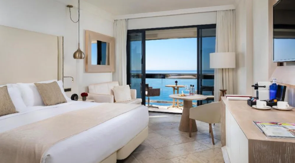 Redlevel Supreme Room Front Sea View at Hotel Don Pepe Gran Melia