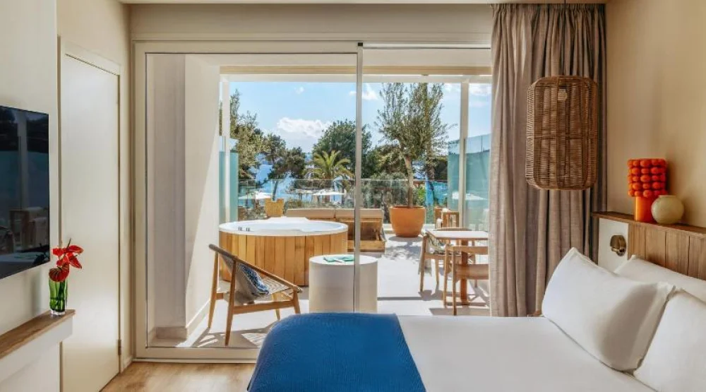 Beyond Me+ Junior Suite with Terracev Tub at Me Ibiza