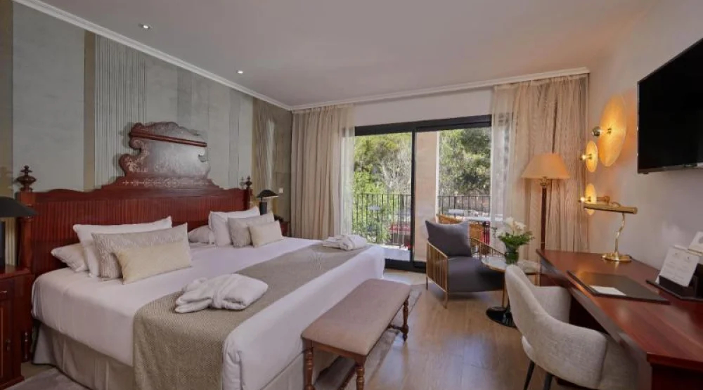 Preferred Club Deluxe Frontal Sea View Double Room at Secrets Mallorca Villamil Resort & Spa