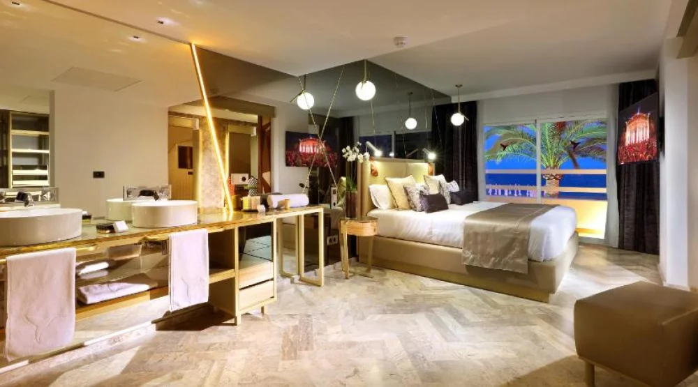 Suite Oh My God at Ushuaia Ibiza Beach Hotel