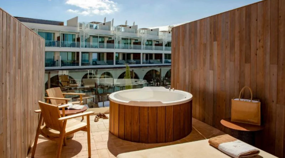 Supreme with Terrace Tub at Villa Le Blanc Gran Melia