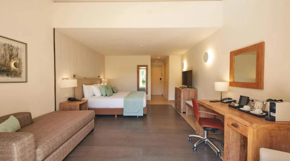 Deluxe Ponent View Double Room at Zoetry Mallorca