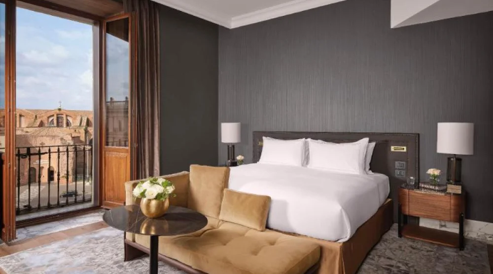 Anantara Piazza View Suite at Anantara Palazzo Naiadi