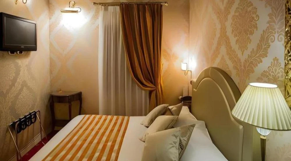 Small Double Room (annex Building) at Ca Dei Conti Hotel