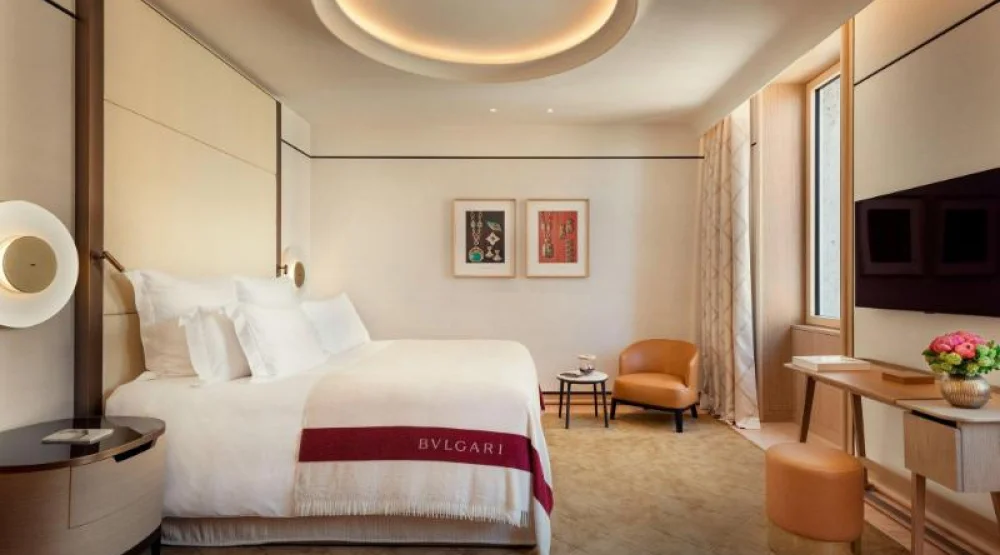 Superior, Guest Room, One King, City View at Bvlgari Hotel Roma