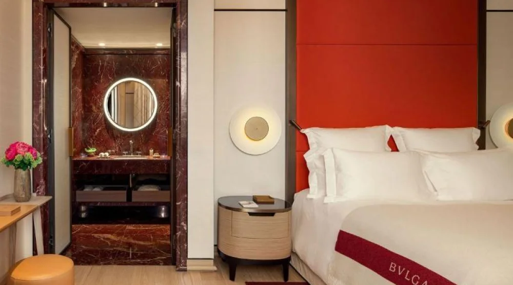 Deluxe, Guest Room, One King, City View at Bvlgari Hotel Roma