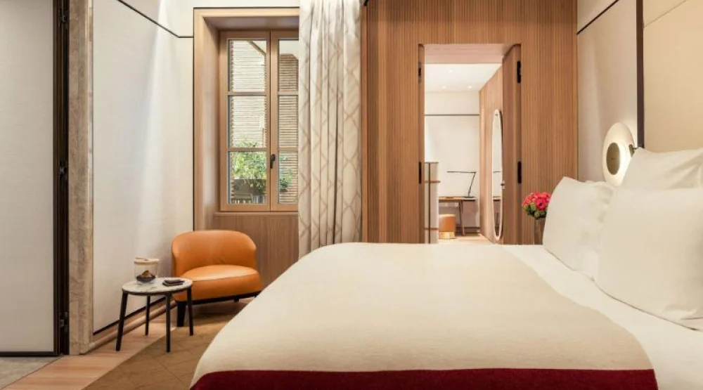 Premium, Guest Room, One King, City View at Bvlgari Hotel Roma