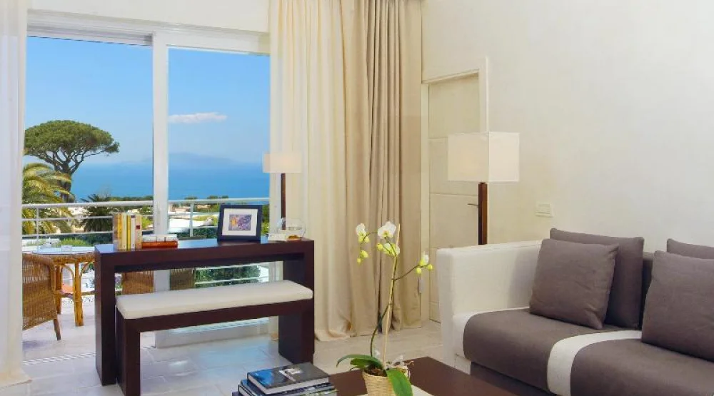 Art Suite Sea Side at Capri Palace Jumeirah