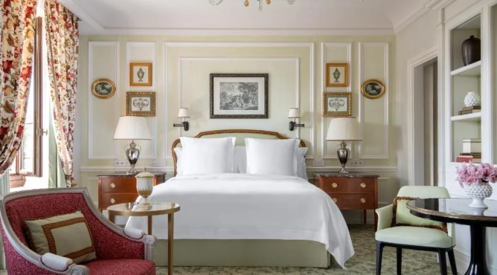 Four Seasons Room with King Bed at Four Seasons Hotel Firenze