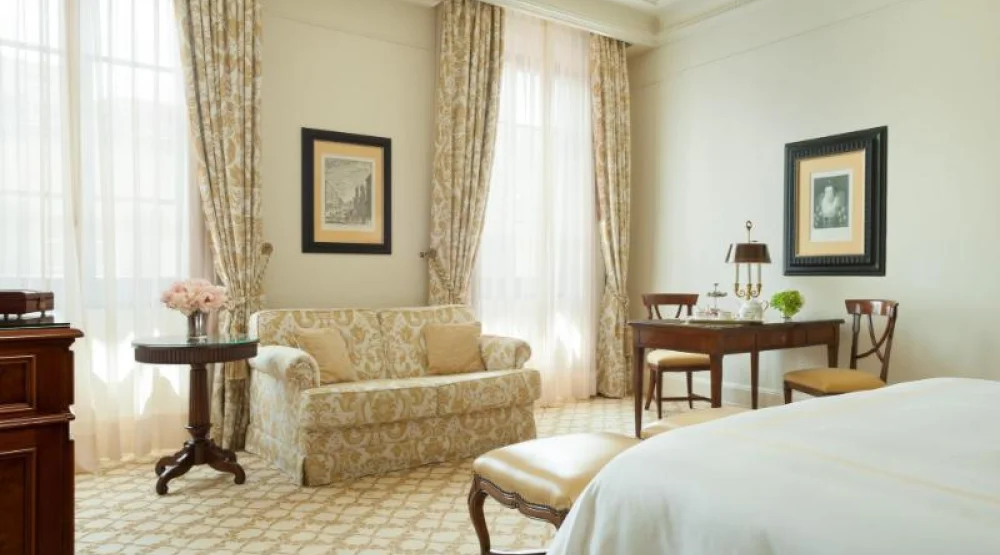 Deluxe Room with Two Twin Beds at Four Seasons Hotel Firenze