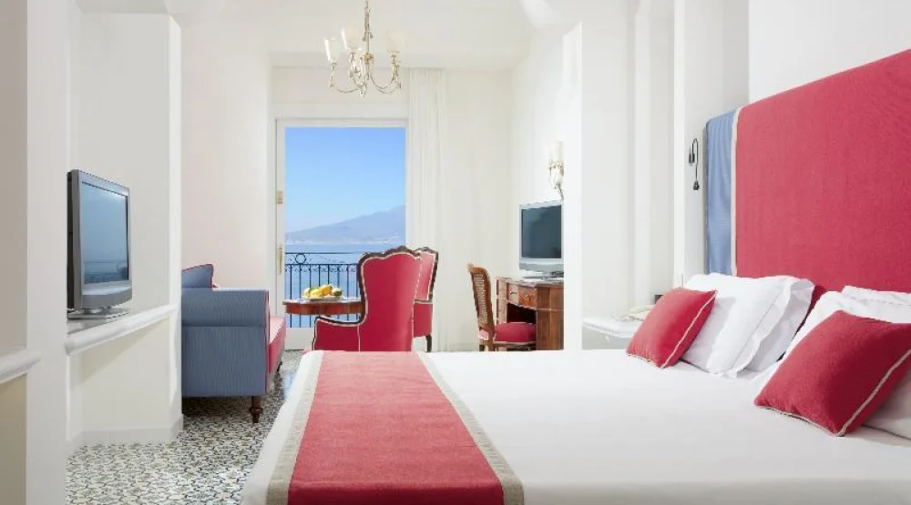 Junior Suite at Grand Ambasciatori Hotel