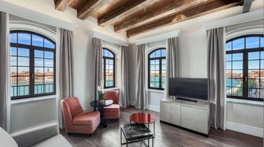 Molino Tower Suite with View Of Venice at Hilton Molino Stucky Hotel