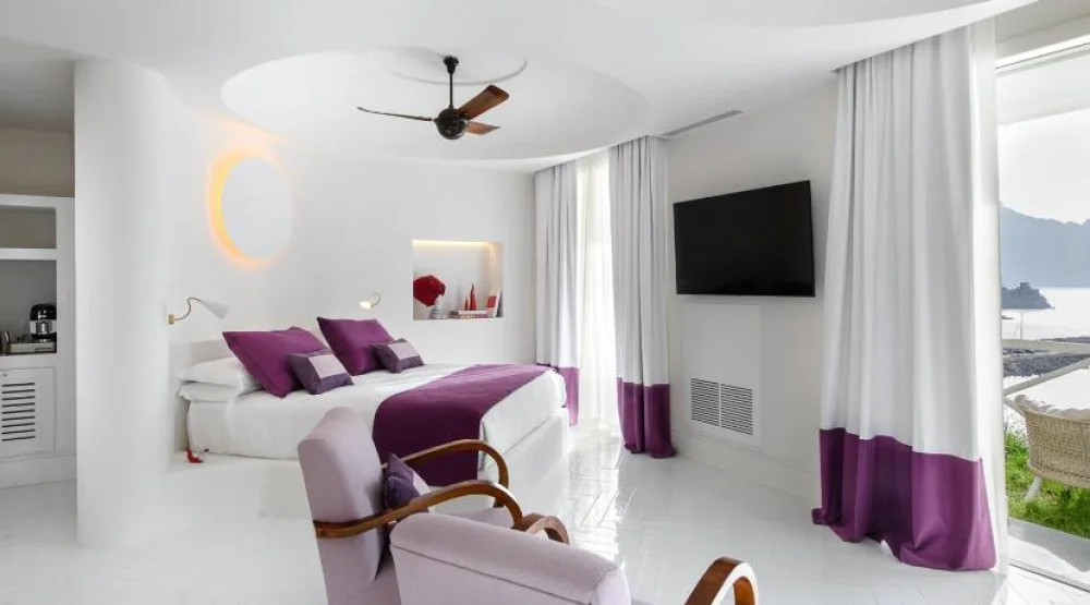 Deluxe Junior Suite at Hotel Miramalfi