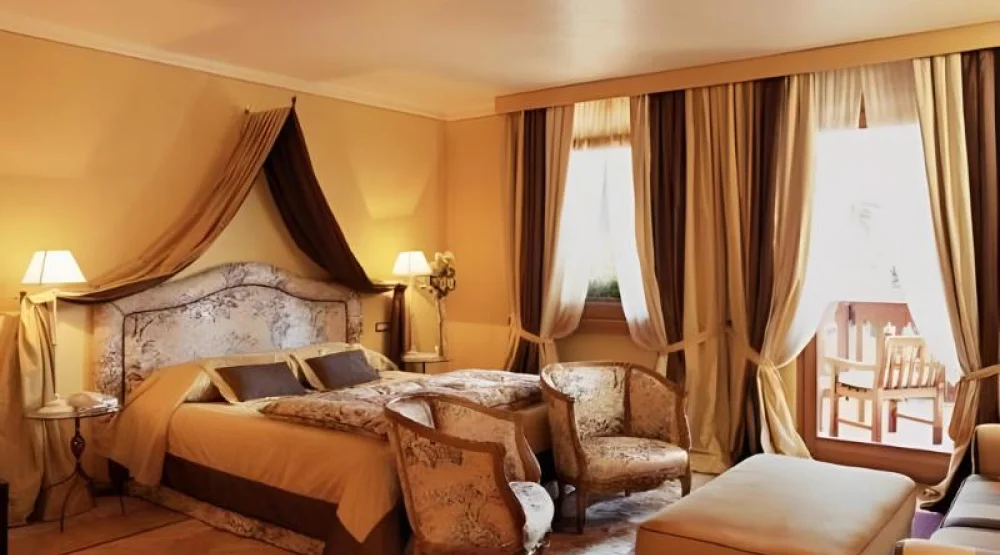 Deluxe Double Or Twin Room at L'Albereta Relais And Chateaux