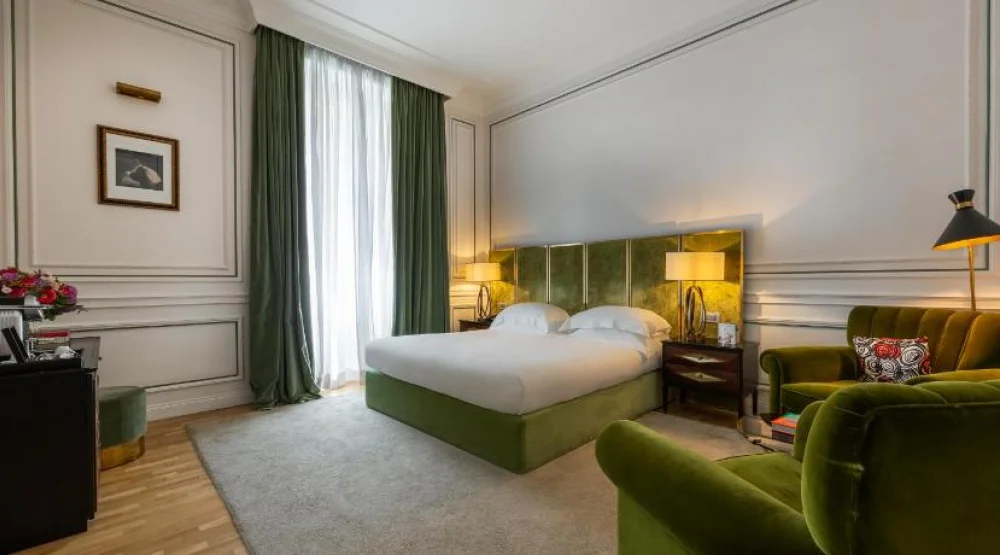 Junior Suite Triple at Palazzo Dama