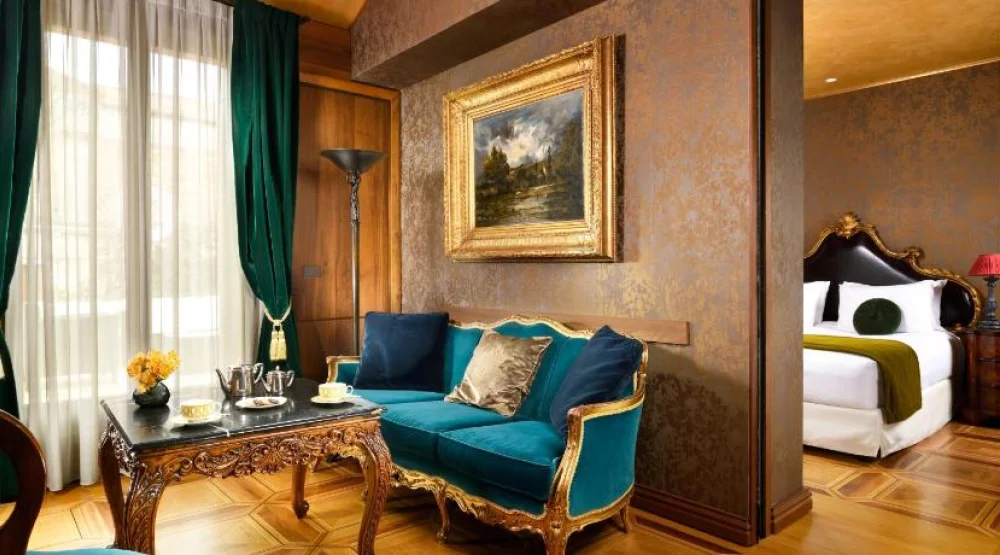 Suite Deluxe with Terrace at Palazzo Venart Luxury Hotel