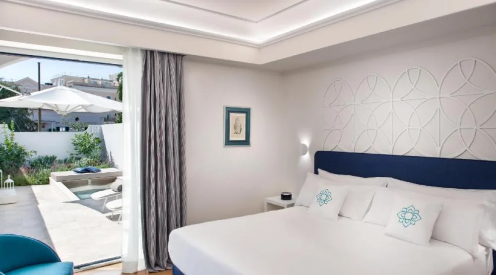 Suite with Pool at Pazziella Garden & Suites