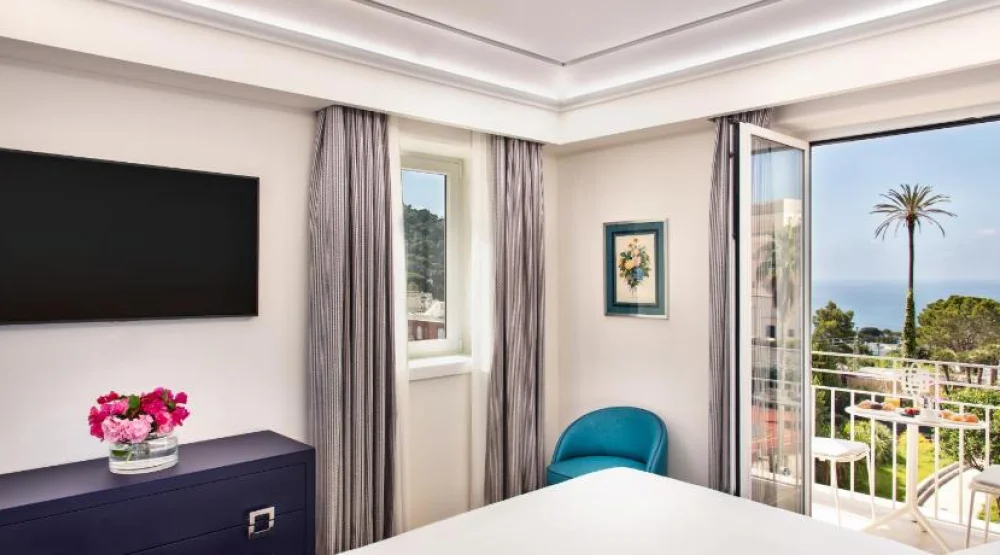 Suite with Sea View at Pazziella Garden & Suites