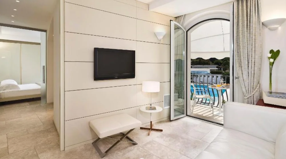 Suite with Panoramic Rooftop Sea View at Villa Blu Capri Hotel