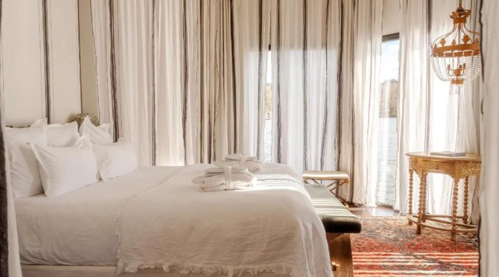 Family Lodge at Brindos Lac & Chateau