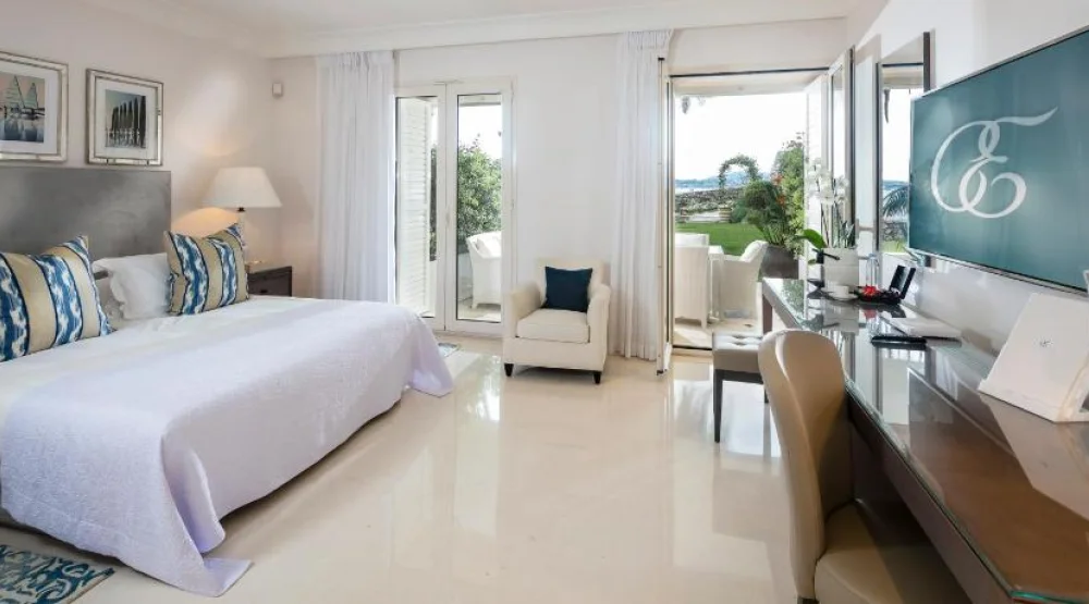 Deluxe Double Room with Terrace at Cap Estel Hotel