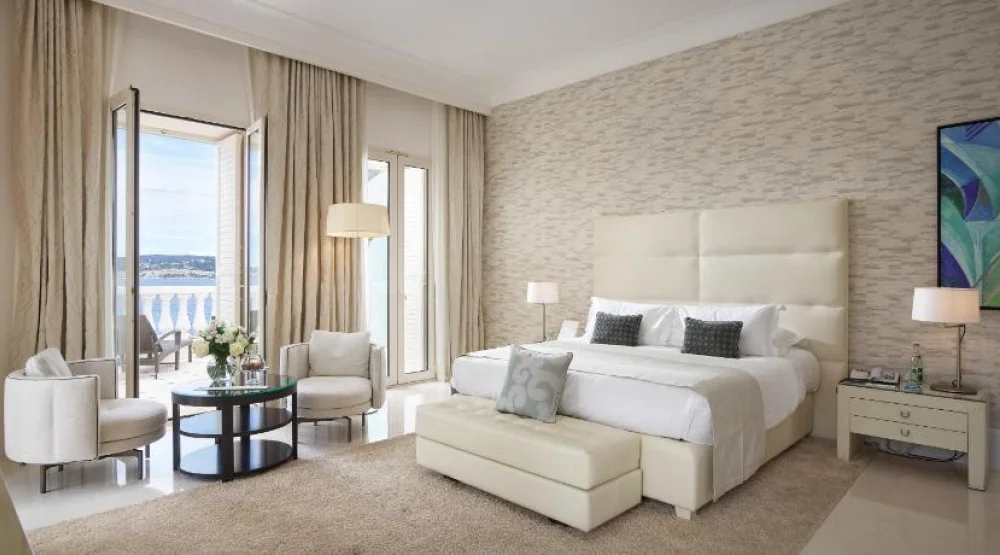 Junior Suite with Terrace at Cap Estel Hotel