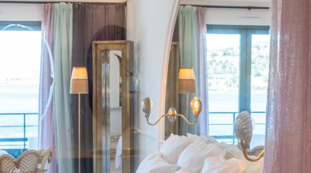 Chambre Deluxe at Chateau De Theoule