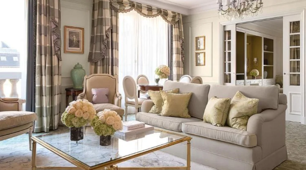 Deluxe King Suite at Four Seasons George V Hotel