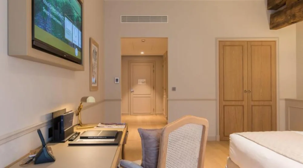 Premier Room at Hotel Chais Monnet & Spa