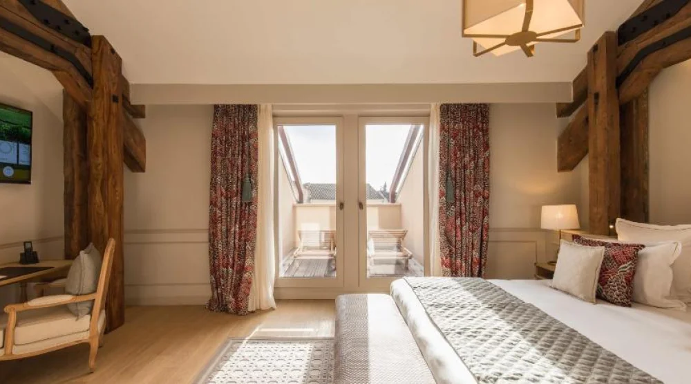 Suite Garden Level Or with Balcony at Hotel Chais Monnet & Spa