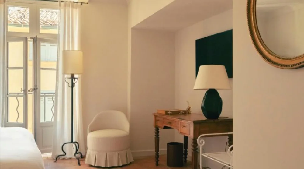 Superior at La Ponche