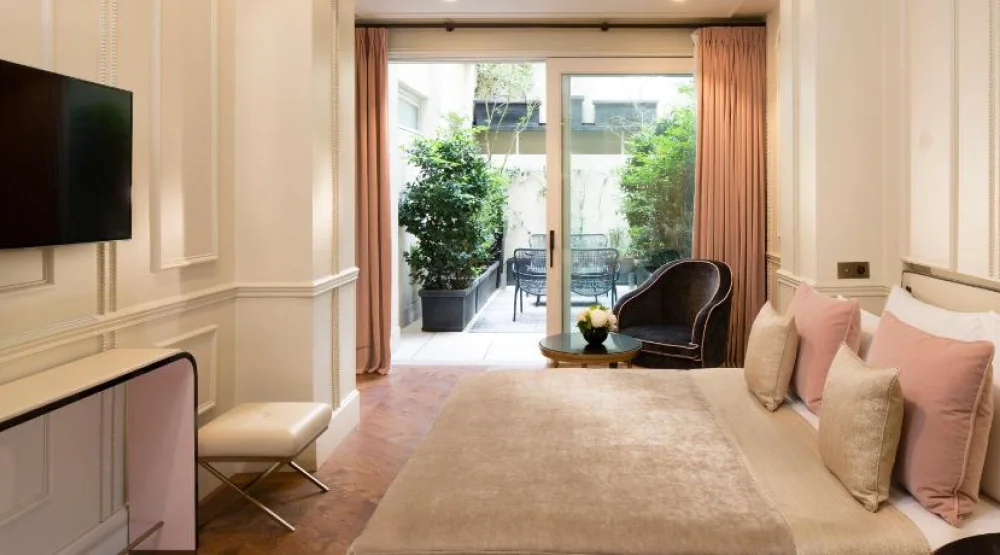 Deluxe Double Room with Patio at Le Narcisse Blanc Hotel & Spa