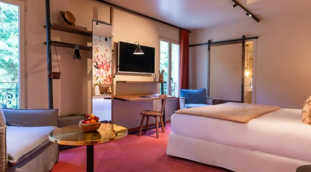 Aquarelle Room at Les Etangs De Corot