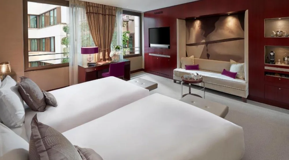 Deluxe King Room at Mandarin Oriental Paris
