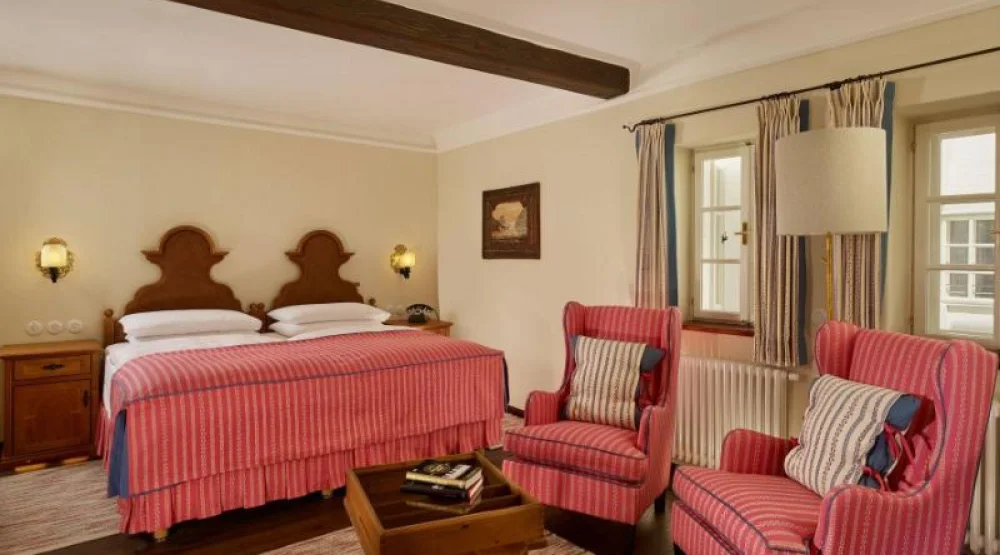 Classic Room, Guest Room, One King at Hotel Goldener Hirsch