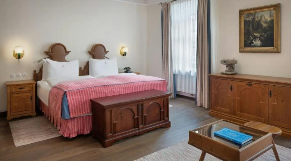 Deluxe Room, Guest Room, One King at Hotel Goldener Hirsch