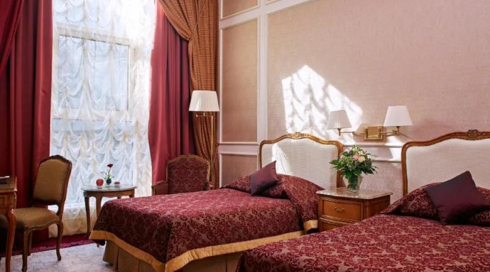 Two Twin Deluxe at Grand Hotel Wien