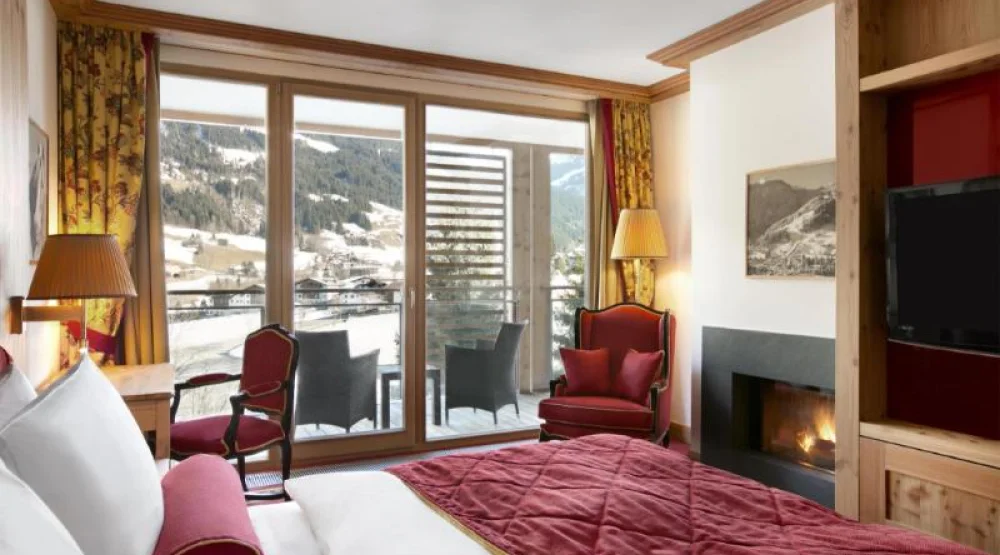 Deluxe Suite at Kempinski Hotel Das Tirol