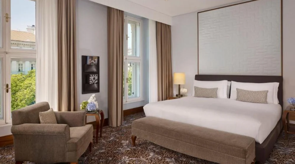 Junior Suite, One King at The Ritz-Carlton Vienna
