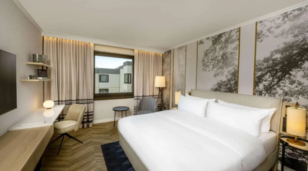 King Guest Room at DoubleTree by Hilton Berlin Kudamm
