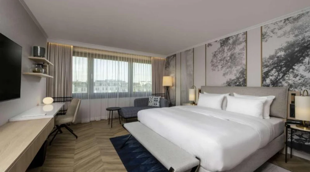 King Superior Room with City View at DoubleTree by Hilton Berlin Kudamm