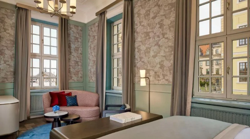 Palais View Room at Hotel Taschenbergpalais Kempinski