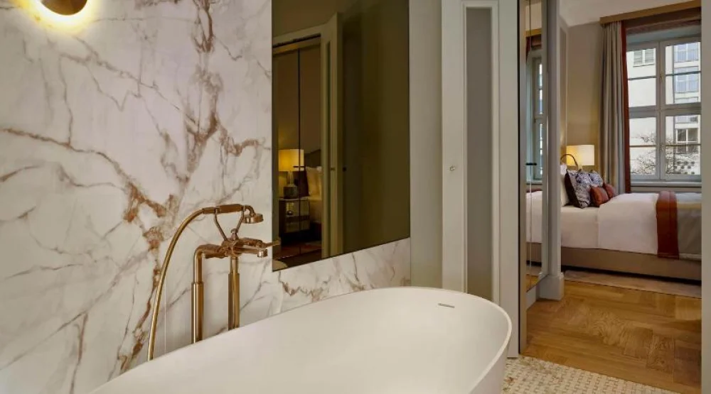 Deluxe Suite at Hotel Taschenbergpalais Kempinski