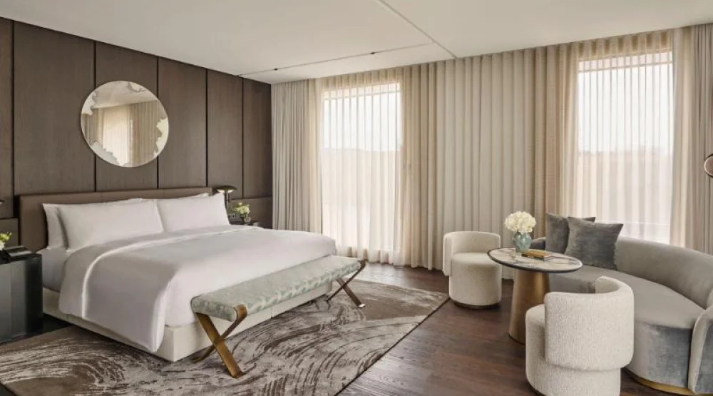 Executive Room, Larger Guest Room, One King, Street View at Koenigshof a Luxury Collection Hotel Munich