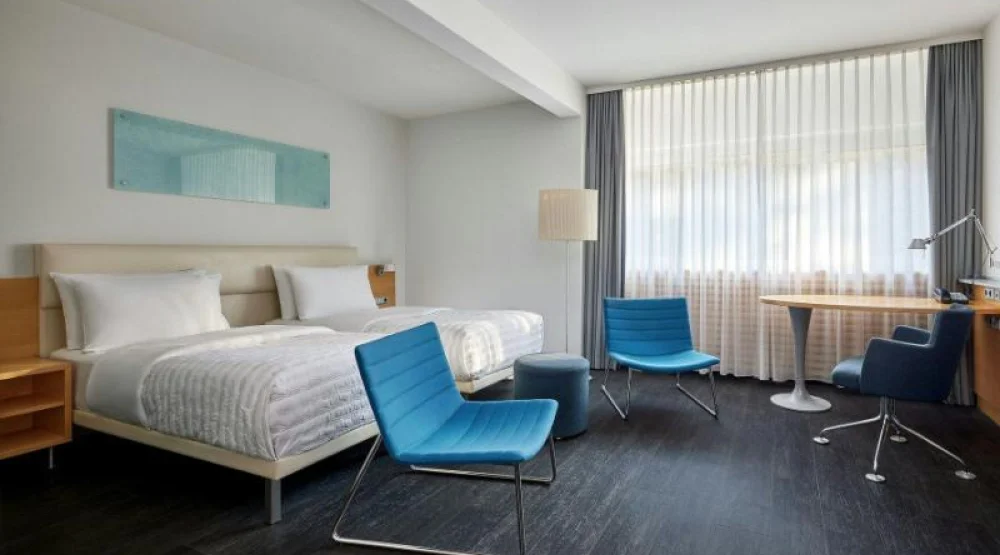Deluxe, Guest Room, Two Twin, Legacy Wing at Le Meridien Frankfurt