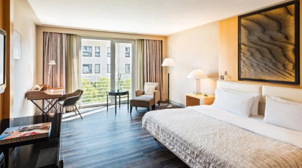 Executive, Larger Guest Room, One King at Le Meridien Munich