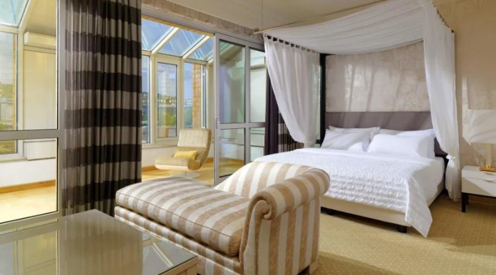 One Bedroom Presidential Suite, One Queen, Top Floor, Fireplace at Le Meridien Stuttgart